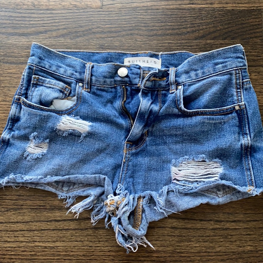 Vintage Bullhead cut off jean shorts - Size 25
